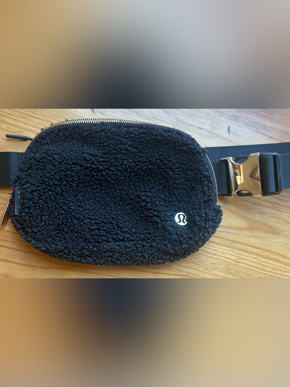 🖤 Lululemon Everywhere Belt Bag 1L Fleece Sherpa Black Gold Hardware EUC 🖤
